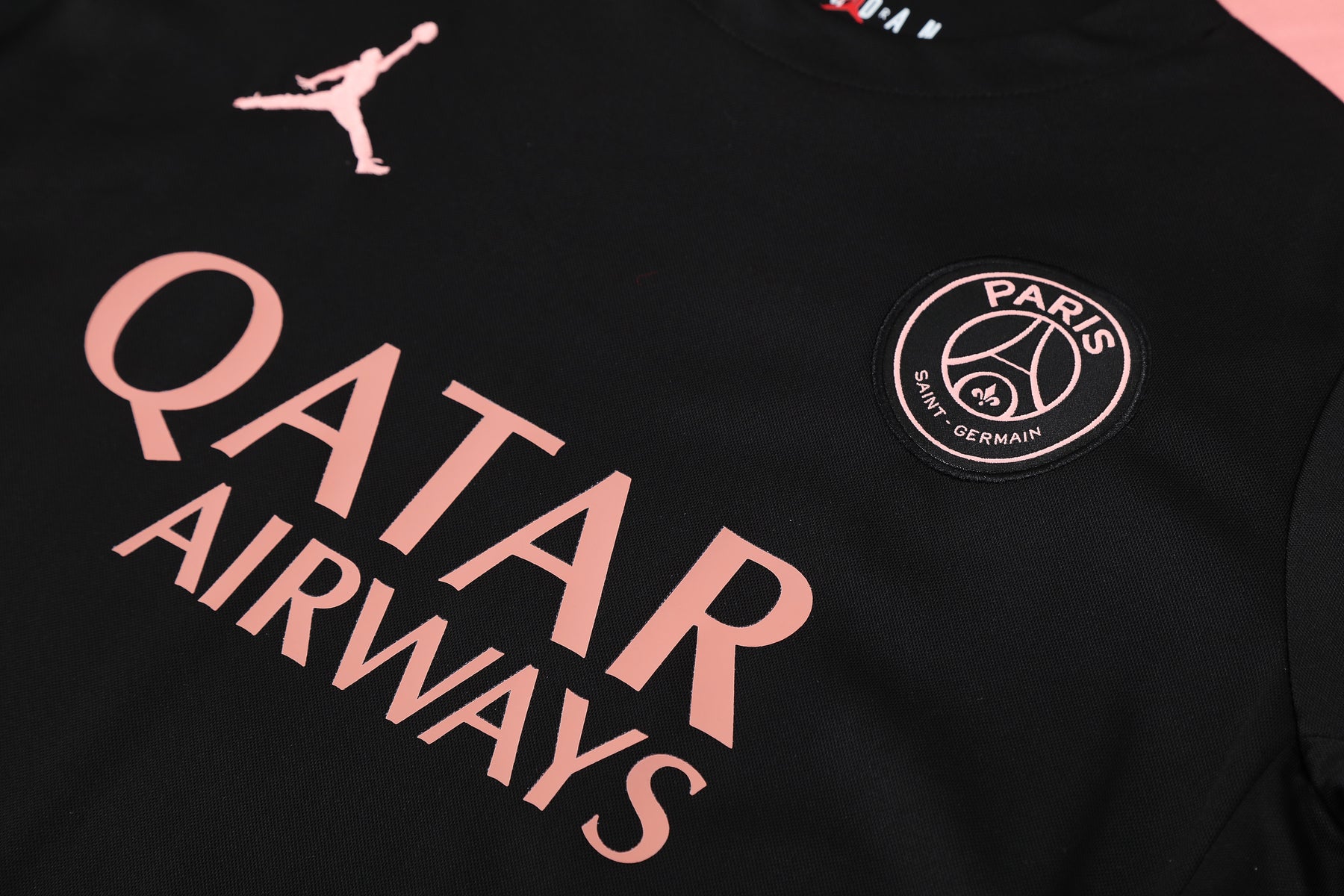 Kit Shirt + Shorts Paris Black/Pink Training 25/26