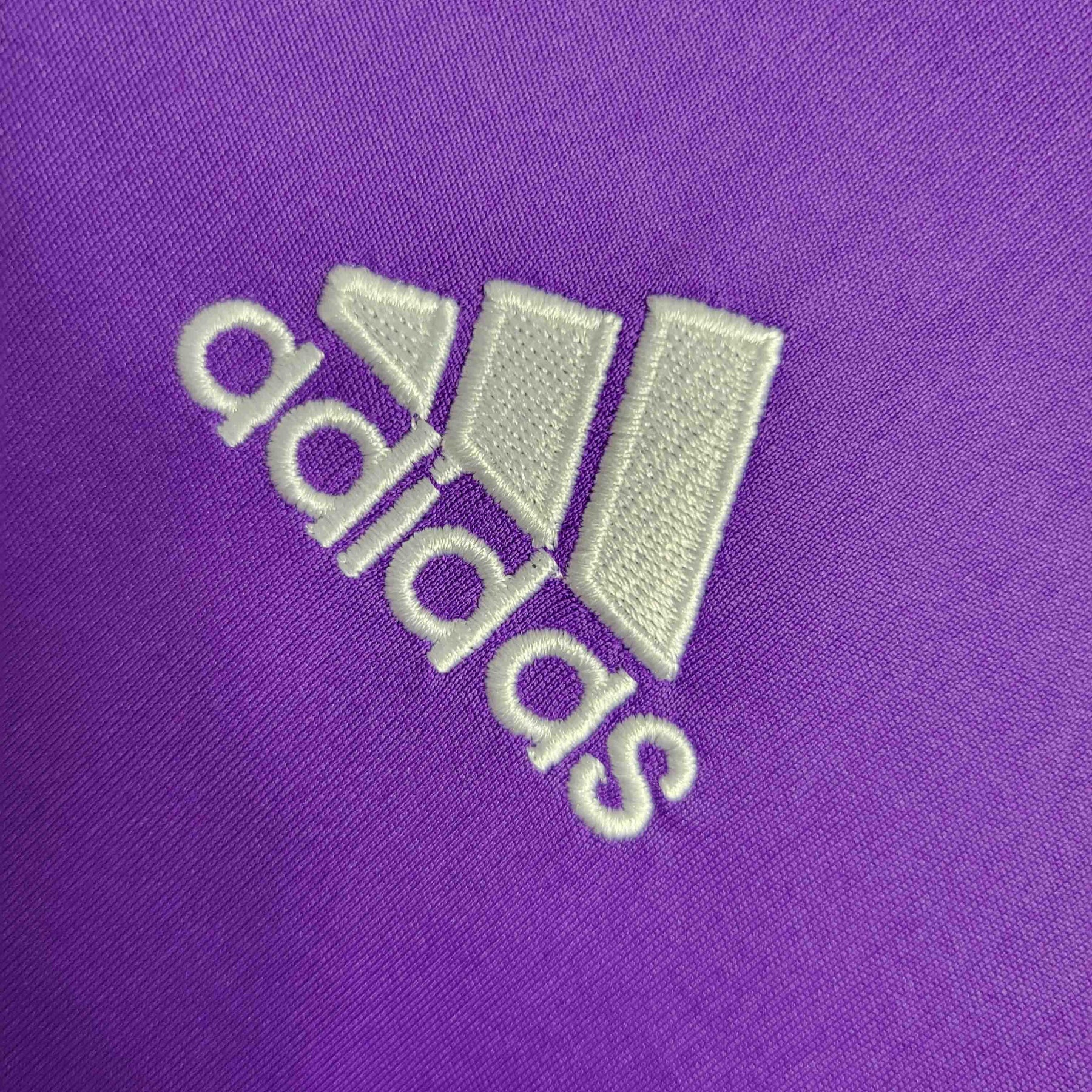 Real Madrid Away Jersey 17/18 Retro