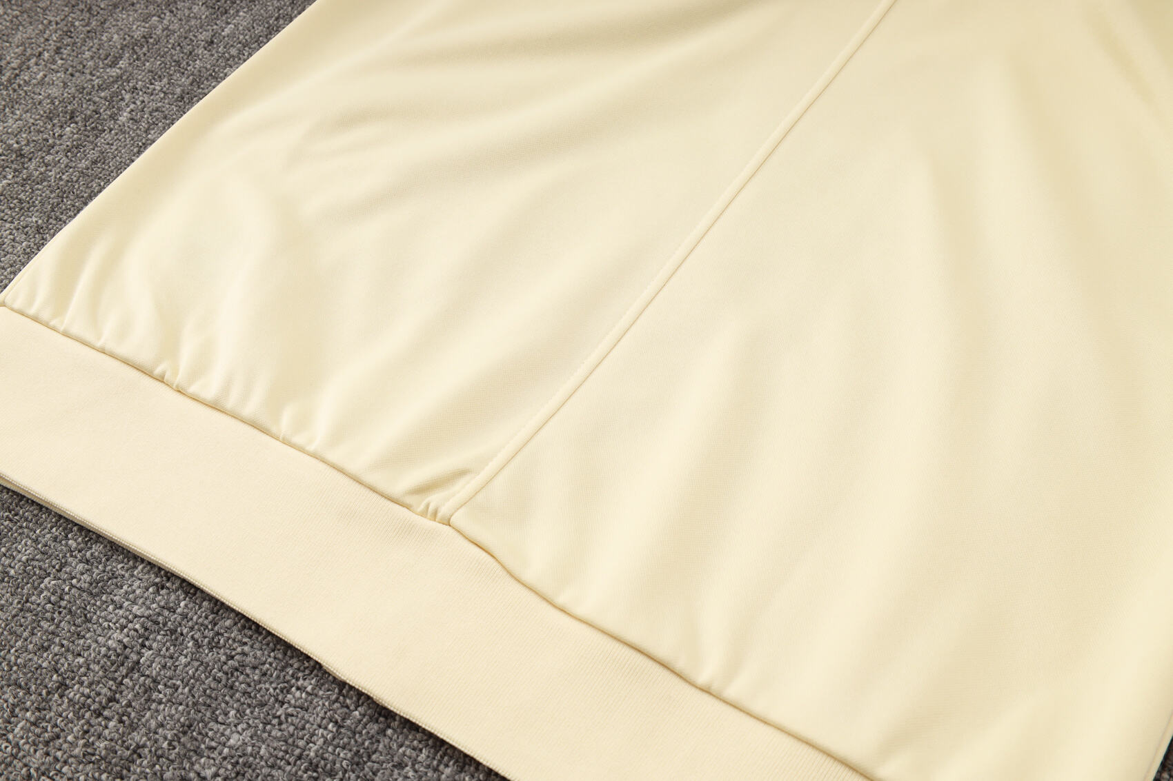 Tracksuit Paris Cream/Black 24/25