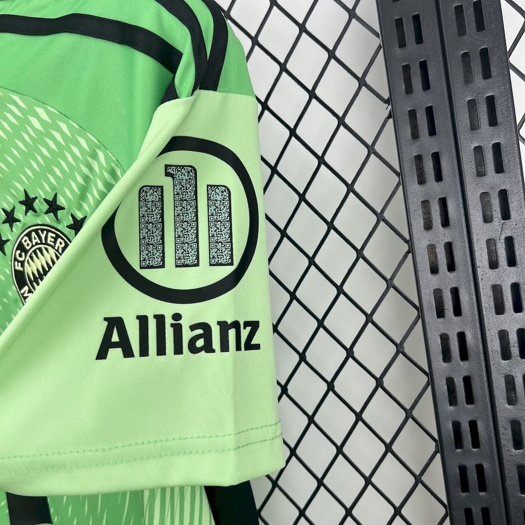 Bayern Munich Goalkeeper Home Jersey 25/26