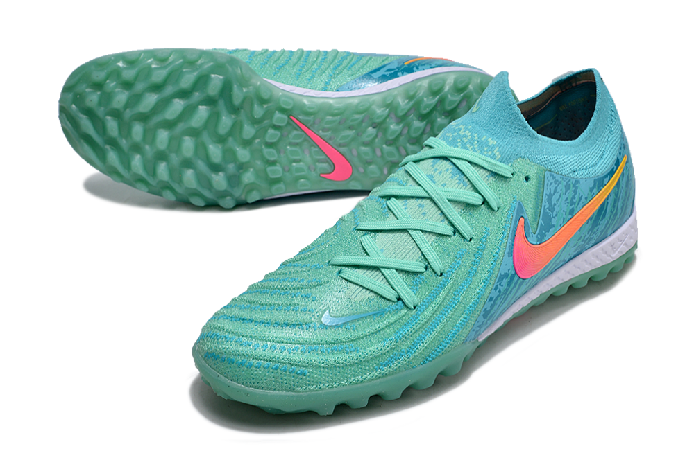 Nike Phantom GX II TF Boots