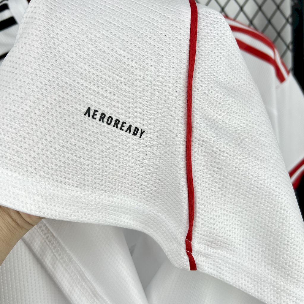 Besiktas Home Jersey 25/26