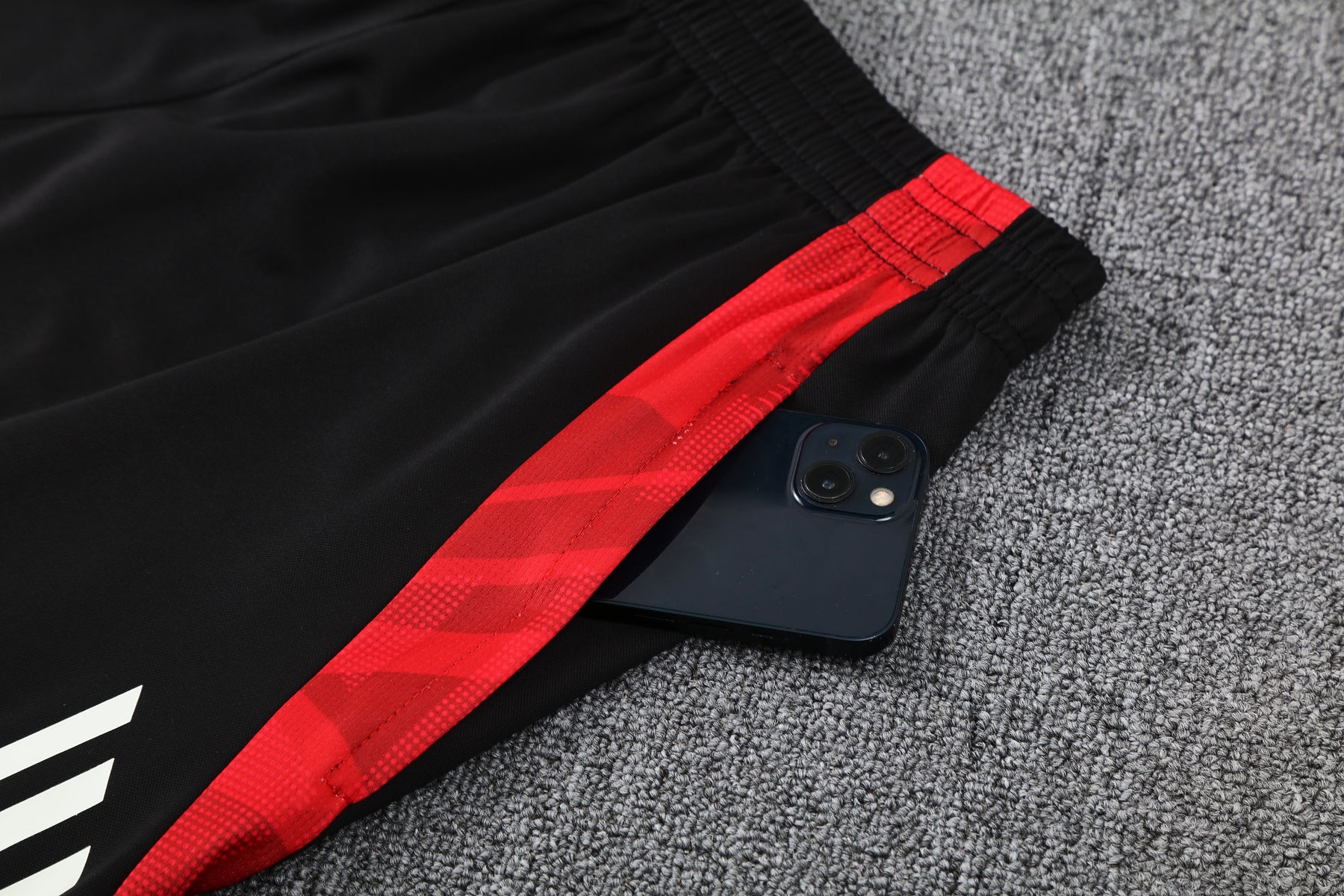 Kit Shirt + Shorts Manchester United White/Black Training 25/26