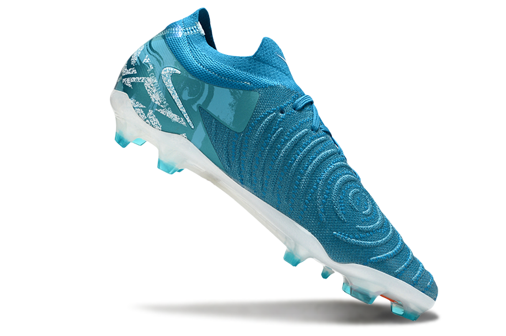 Nike Phantom GX II FG Cleats