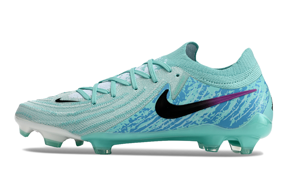 Nike Phantom GX II FG Cleats