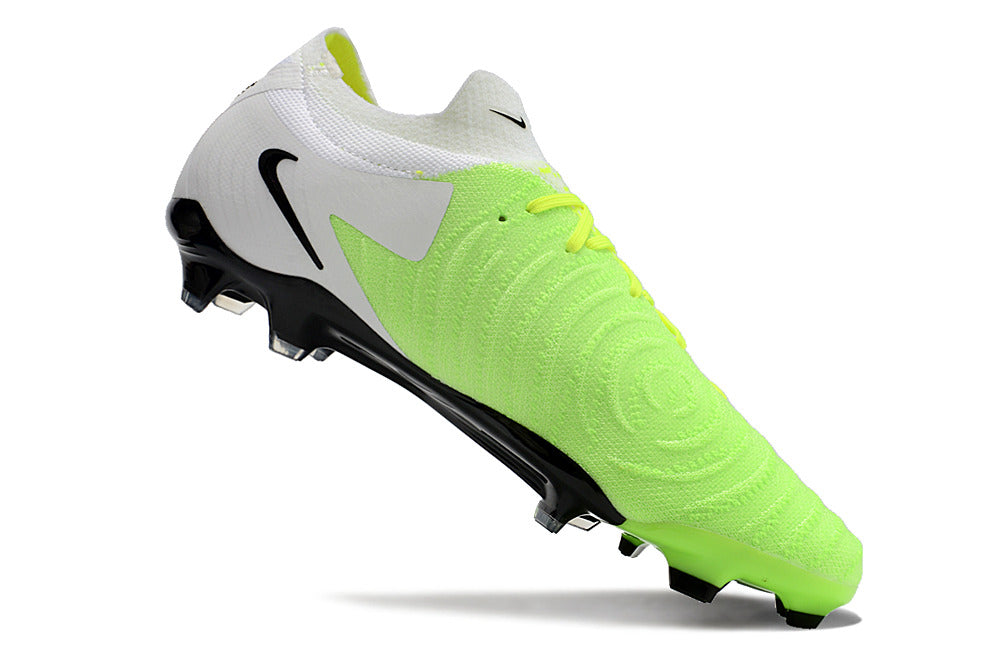 Nike Phantom GX II FG Cleats