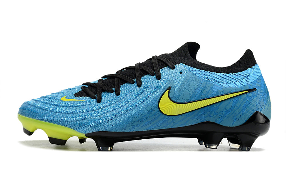 Nike Phantom GX II FG Cleats