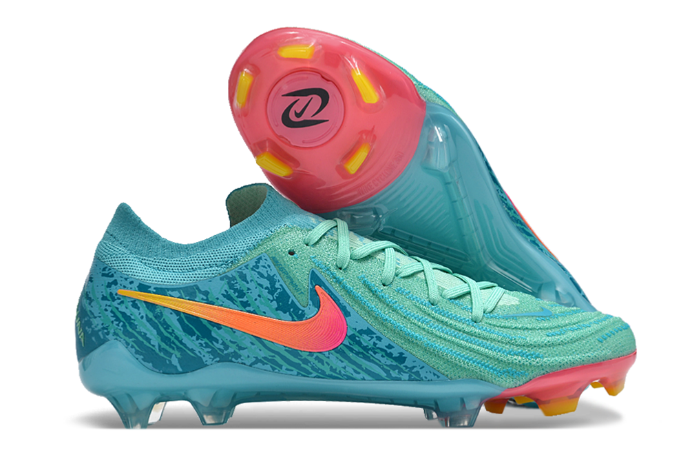 Nike Phantom GX II FG Cleats