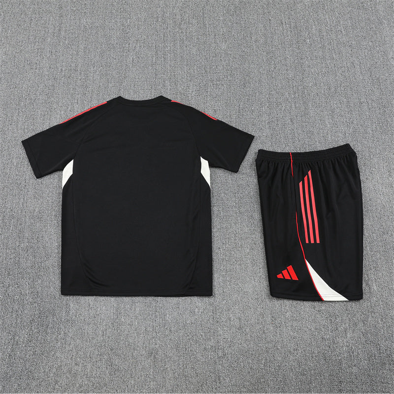 Kit Shirt + Shorts Liverpool Black/Red 25/26