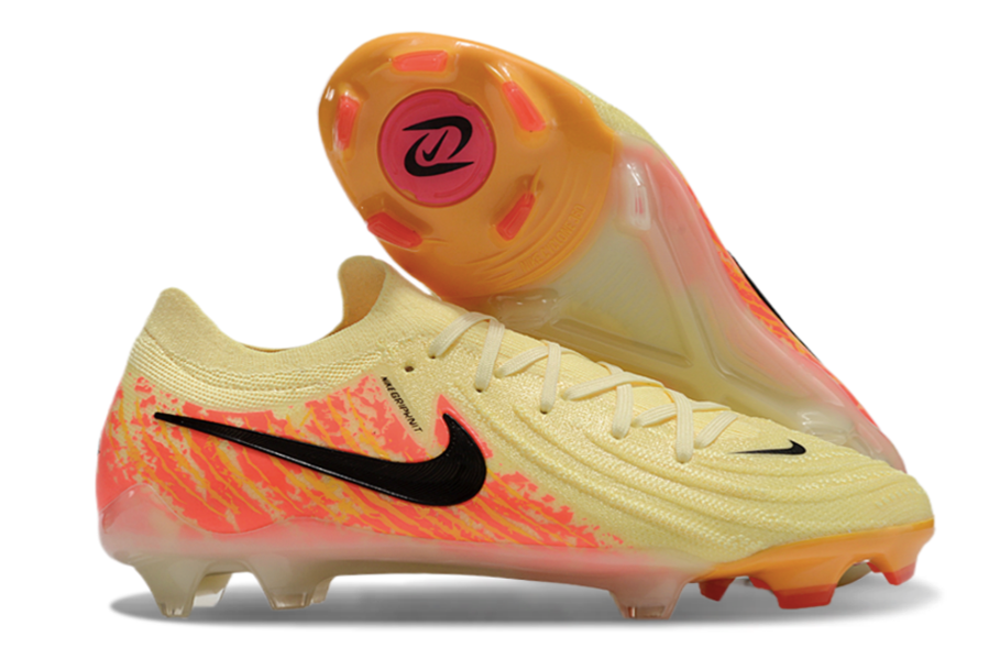Nike Phantom Luna Elite NU FG Cleats