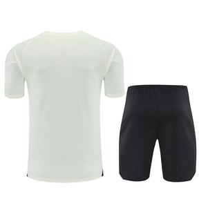 Kit Shirt + Shorts Liverpool Off-White/Black 25/26