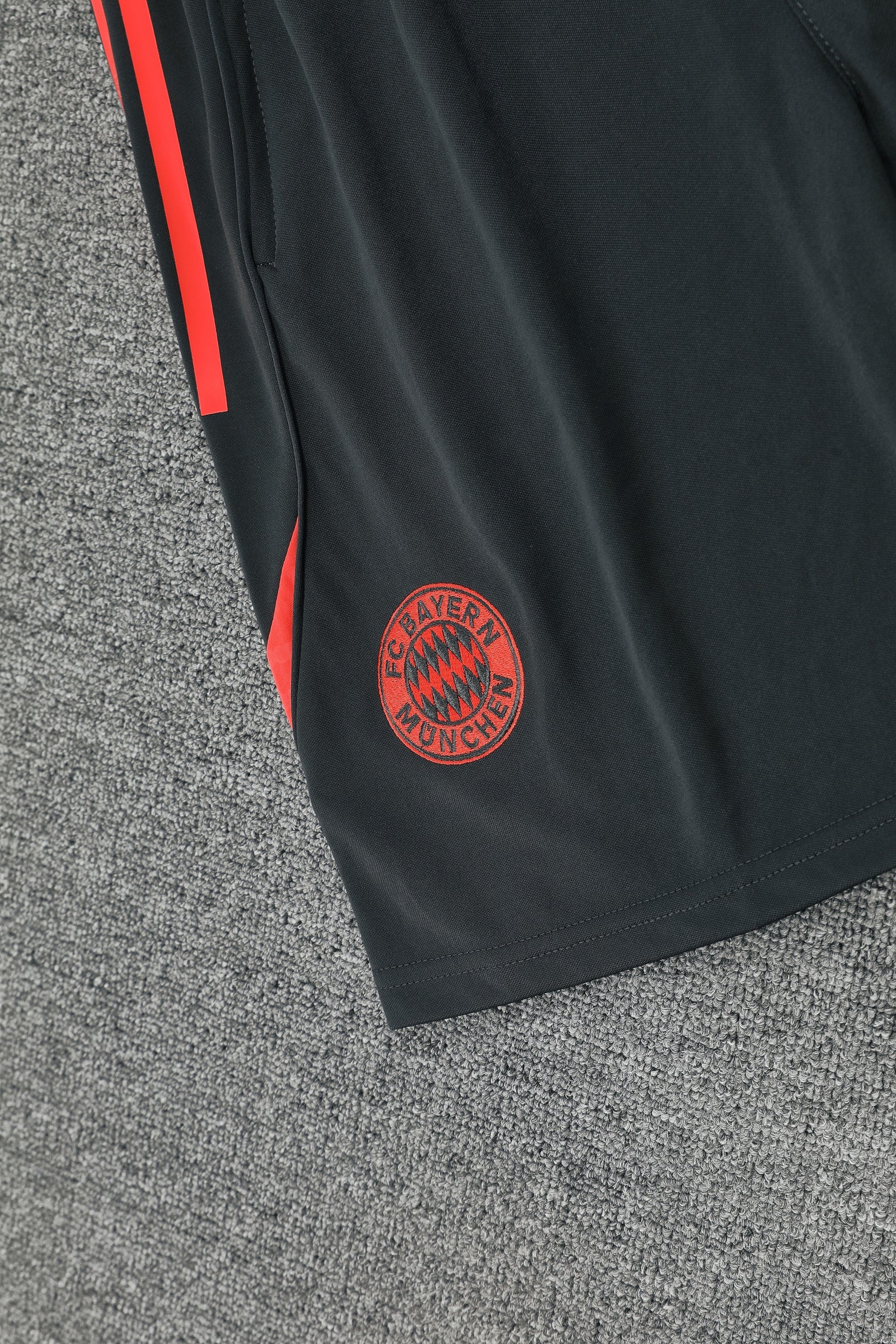 Kit Shirt + Shorts Bayern Munich 25/26